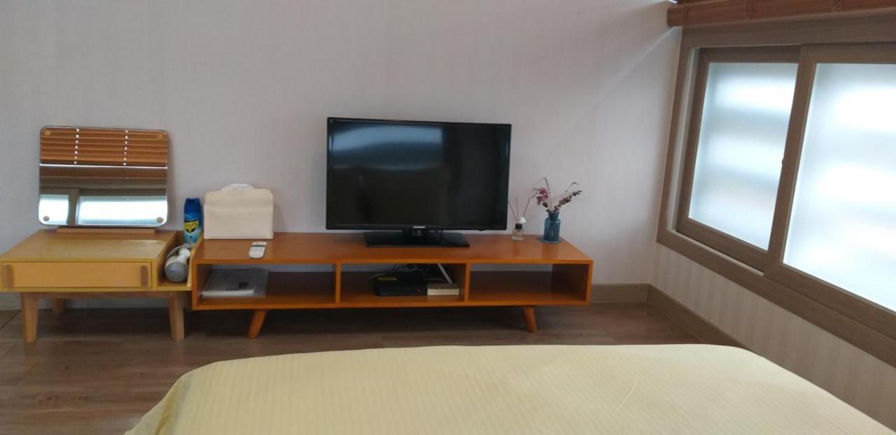 Moon Forest Guesthouse Csedzsu Kültér fotó